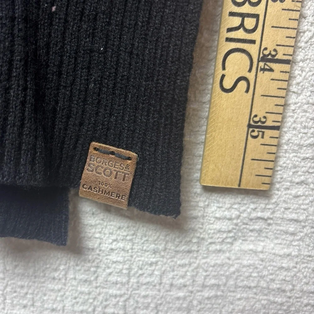 Scott stylish black
